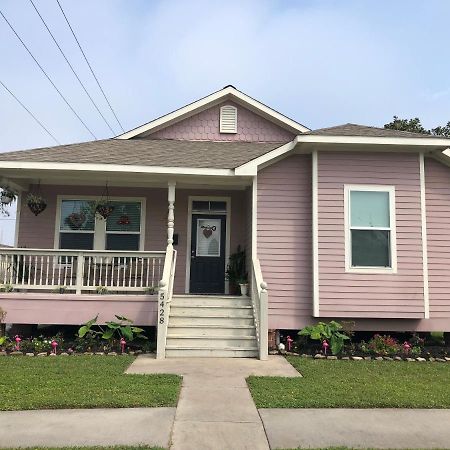 The Dusty Rose Chateau. Galveston Exterior photo